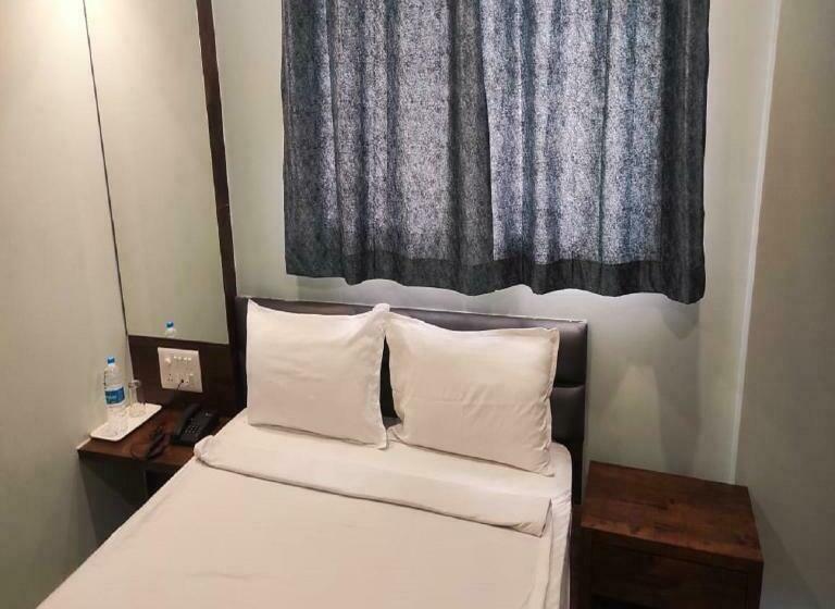 غرفة قياسية, Shankar Residency, Akkalkot