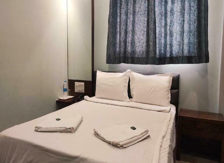 Номер Стандарт, Shankar Residency, Akkalkot