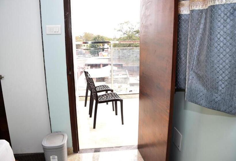 חדר דלוקס, Shankar Residency, Akkalkot