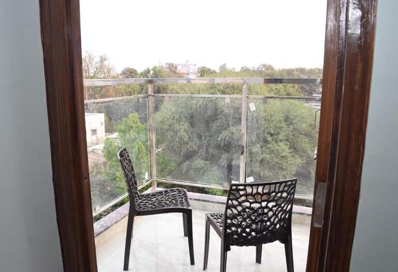 חדר דלוקס, Shankar Residency, Akkalkot