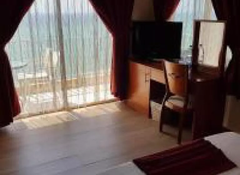 اتاق استاندارد یک تخته با بالکن, Ahiram Hotel Byblos