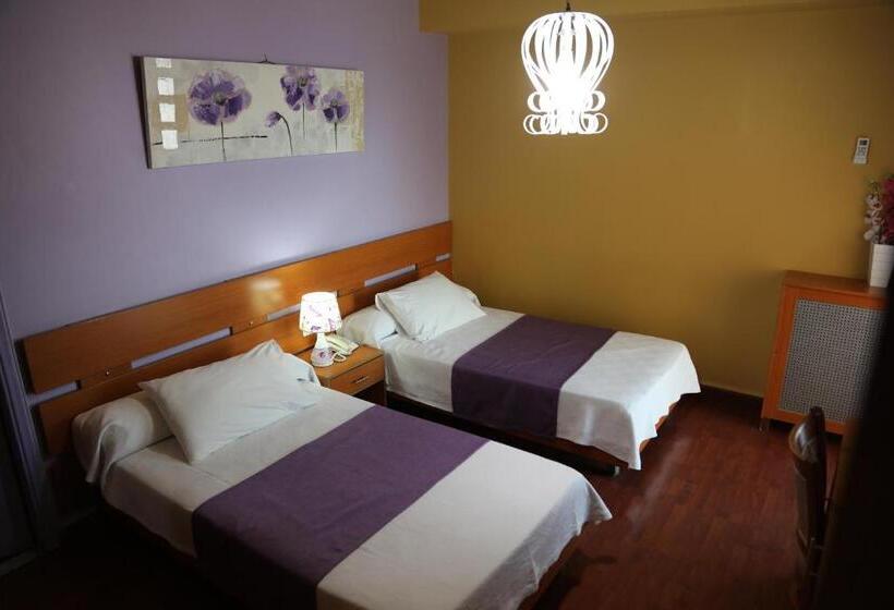 Camera Deluxe Vista Mare, Ahiram Hotel Byblos