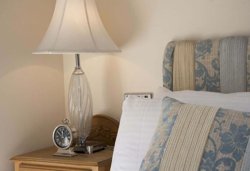 חדר בסיסי, The Leicester