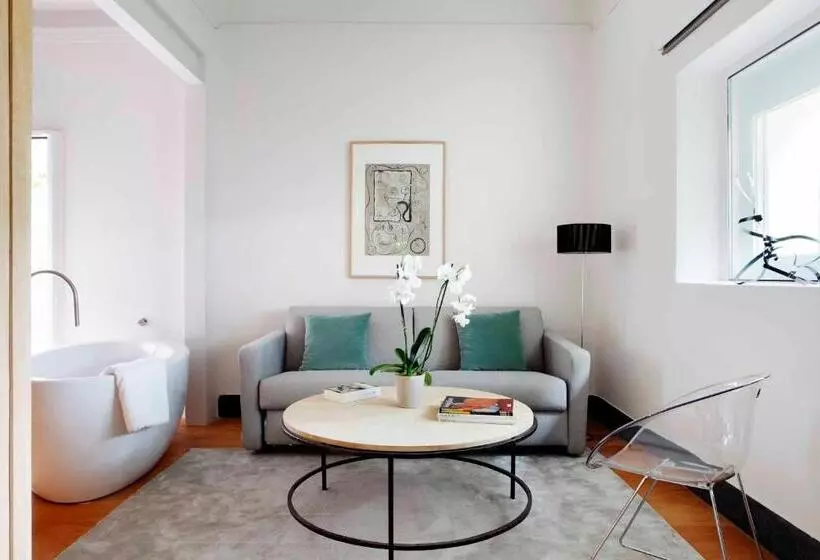 سوییت, Box Art Hotel   La Torre