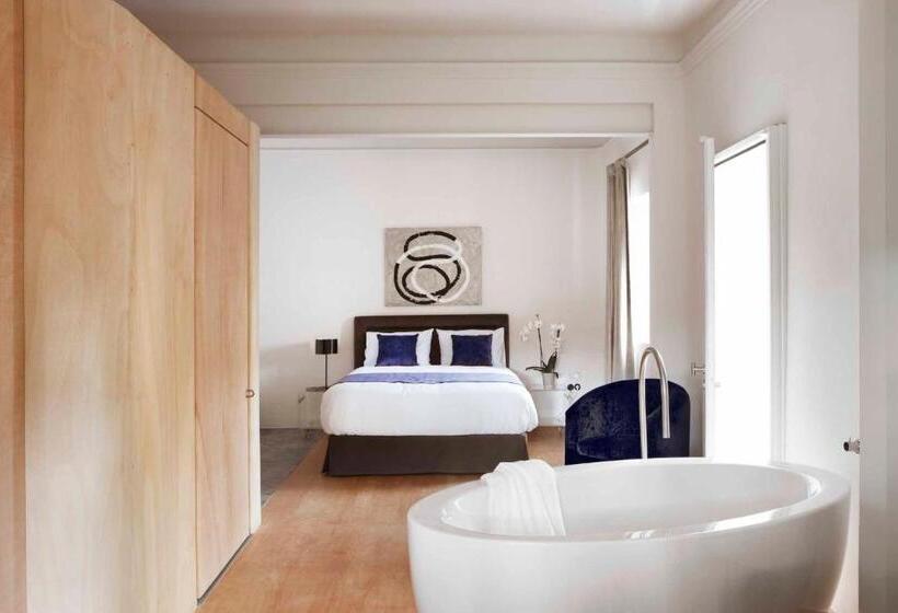 スイート, Box Art Hotel   La Torre