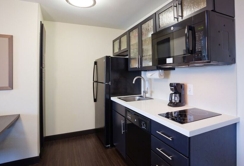 스위트, Candlewood Suites Dickinson, An Ihg