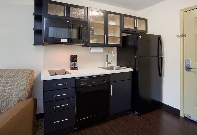 Люкс, Candlewood Suites Dickinson, An Ihg