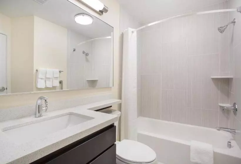 スタンダードスタジオ, Candlewood Suites Dickinson, An Ihg