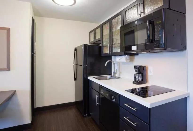 スイート, Candlewood Suites Dickinson, An Ihg