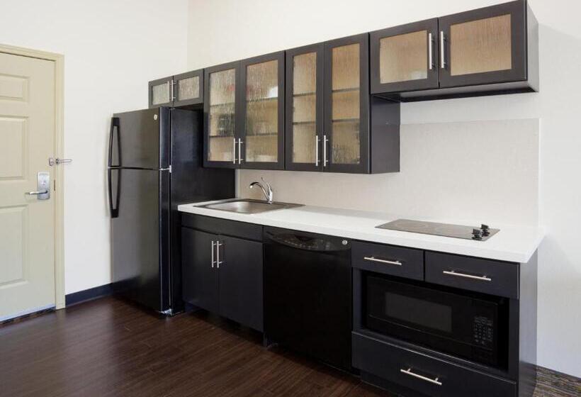 Люкс Адаптированный для Инвалидов, Candlewood Suites Dickinson, An Ihg