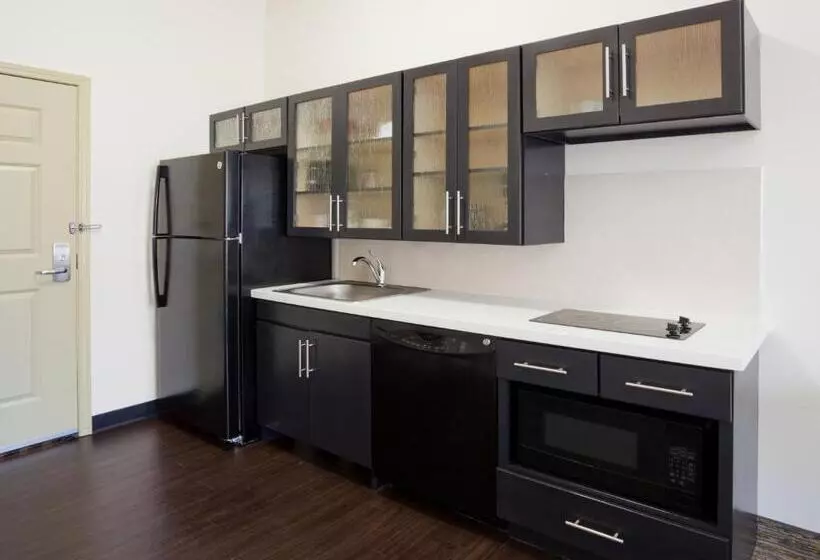 身障者適用スイートルーム, Candlewood Suites Dickinson, An Ihg