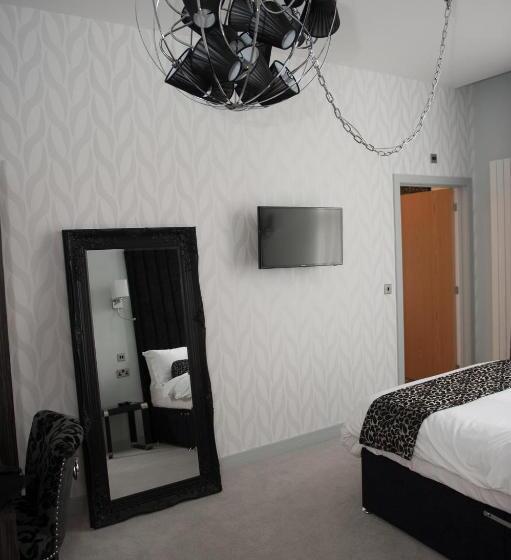 חדר סופריור, Forty One