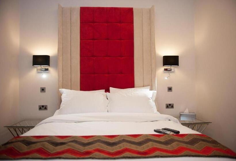 חדר דלוקס, Forty One