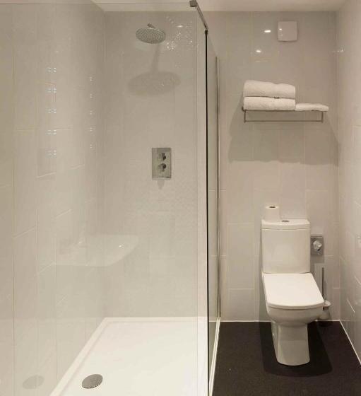 חדר סטנדרט, Forty One