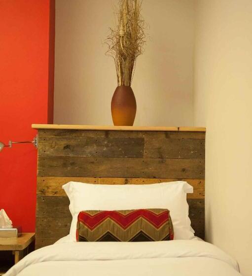 חדר סטנדרט, Forty One