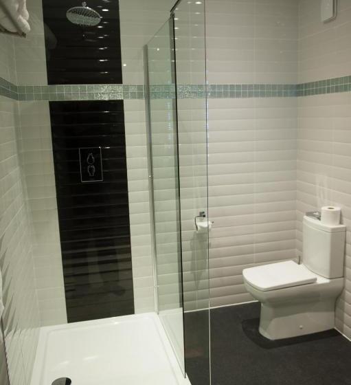 חדר אקונומי, Forty One