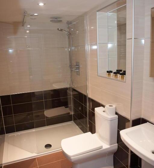 חדר משפחתי, Forty One