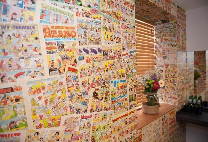 חדר משפחתי דלוקס, Forty One