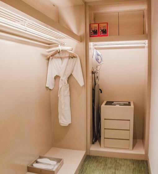 سوئیت با تخت بزرگ, Holiday Inn Chongqing University Town, An Ihg