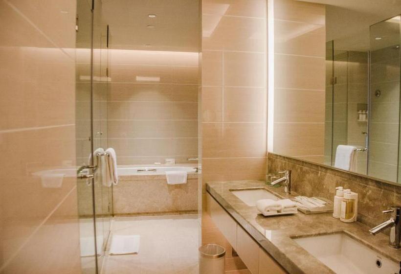 سوئیت با تخت بزرگ, Holiday Inn Chongqing University Town, An Ihg