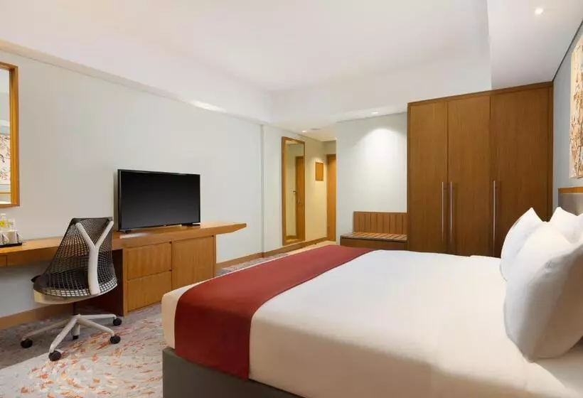 スタンダードシティビュールーム, Holiday Inn & Suites Jakarta Gajah Mada, An Ihg