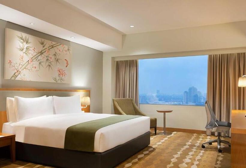 Люкс Кровать Кинг, Holiday Inn & Suites Jakarta Gajah Mada, An Ihg