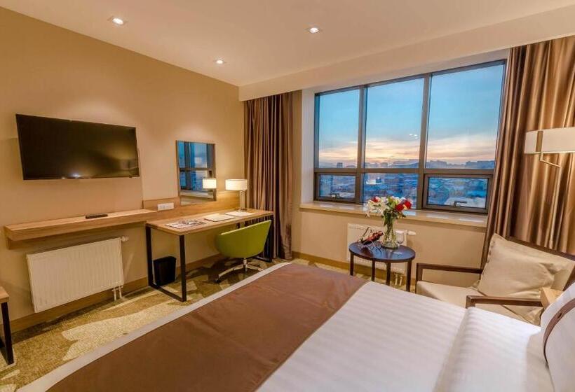 اتاق استاندارد با تخت بزرگ, Holiday Inn Ulaanbaatar, An Ihg