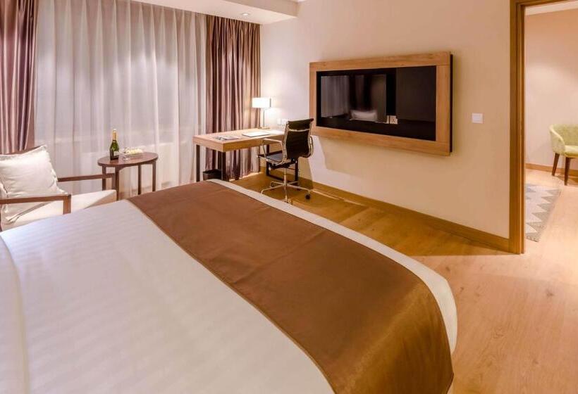 سوئیت با تخت بزرگ, Holiday Inn Ulaanbaatar, An Ihg