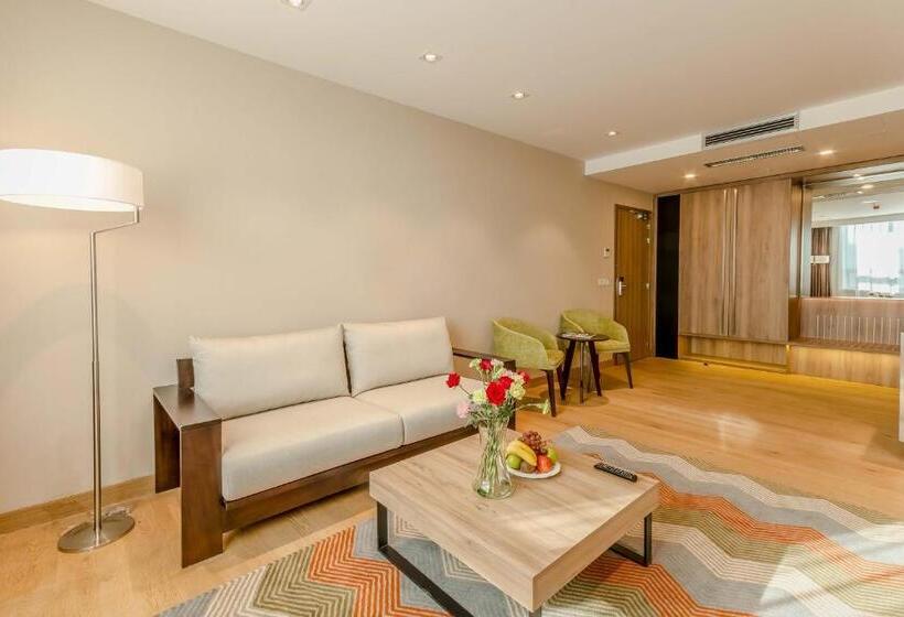 سوئیت با تخت بزرگ, Holiday Inn Ulaanbaatar, An Ihg
