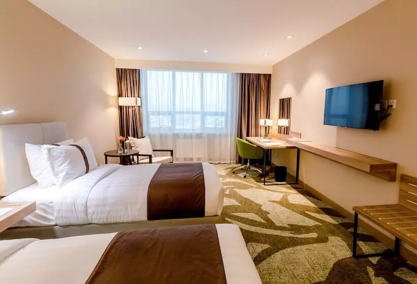 اتاق استاندارد با 2 تخت دوبل, Holiday Inn Ulaanbaatar By Ihg