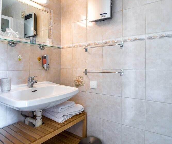 ガーデンビュースーペリアールーム, Hôtel Des Moulins