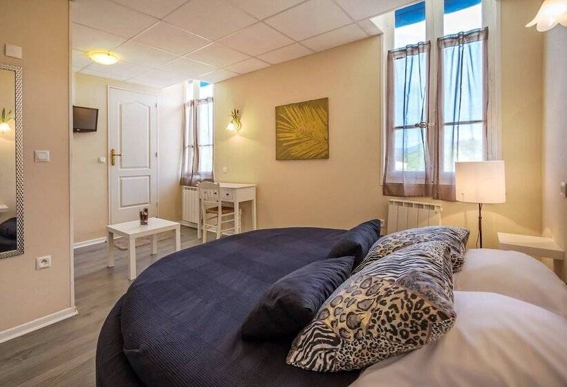 ガーデンビュースーペリアールーム, Hôtel Des Moulins