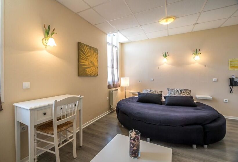 ガーデンビュースーペリアールーム, Hôtel Des Moulins