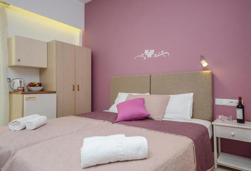 Номер Deluxe, Panormos Hotel And Studios