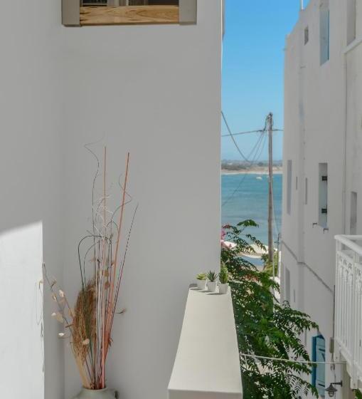 Номер Deluxe, Panormos Hotel And Studios