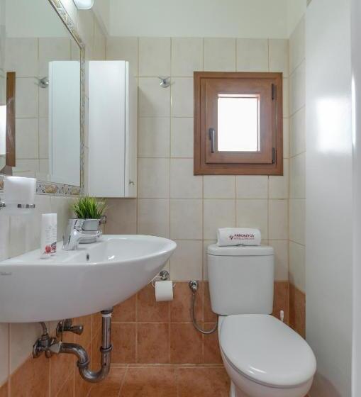 Номер Deluxe, Panormos Hotel And Studios