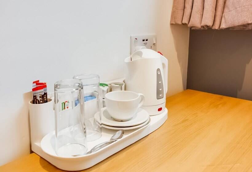 バス共有のスタンダードルーム, Snooze