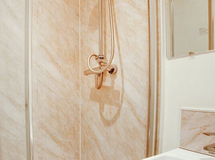 ベーシックルーム, Snooze