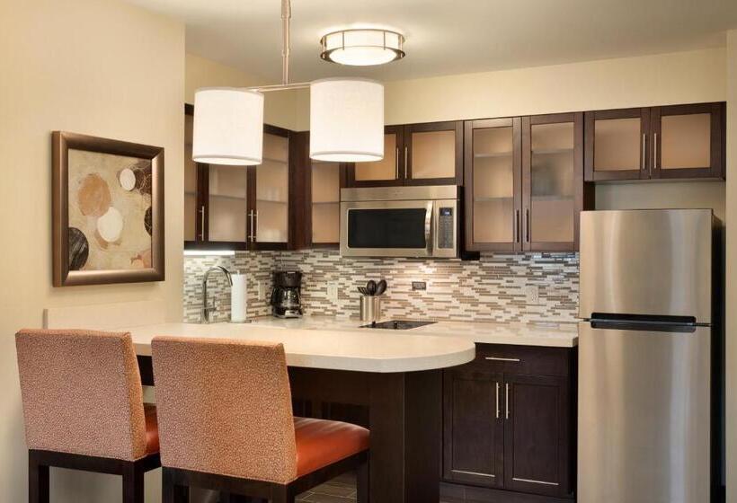 جناح لذوى الاحتياجات الخاصة, Staybridge Suites Midland By Ihg