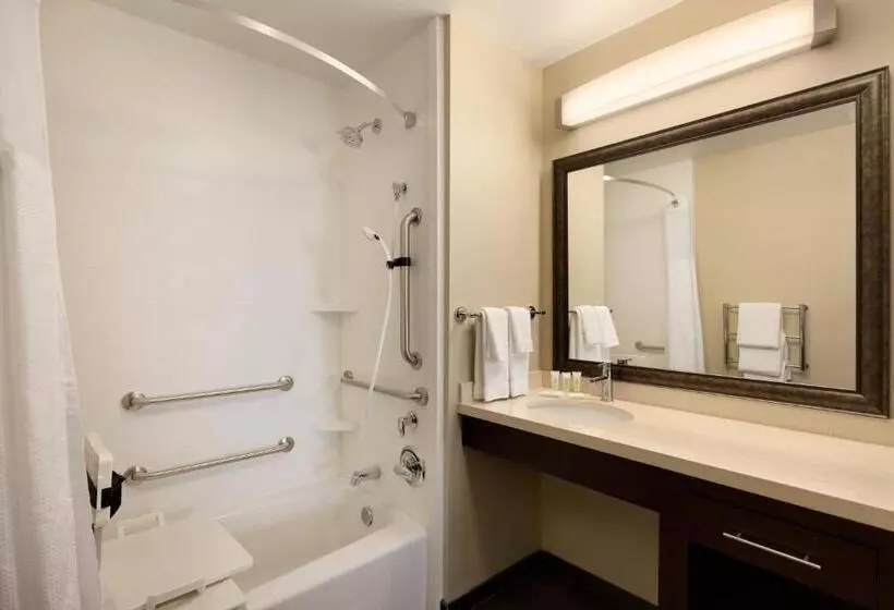 اتاق استاندارد با تخت بزرگ برای معلولان, Staybridge Suites Midland By Ihg