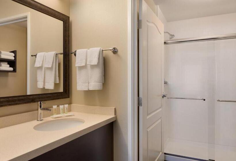 غرفة قياسية سرير كينج لذوى الإحتياجات الخاصة, Staybridge Suites Midland By Ihg