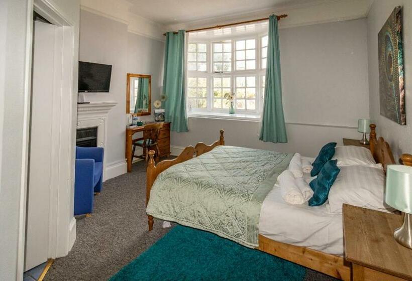 スタンダードルーム, The Bear Marlborough