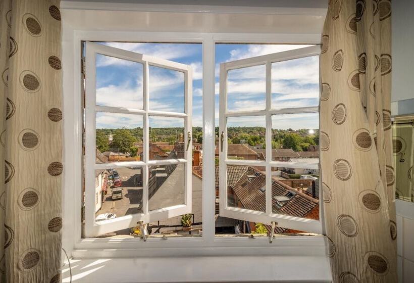 スタンダードルーム, The Bear Marlborough