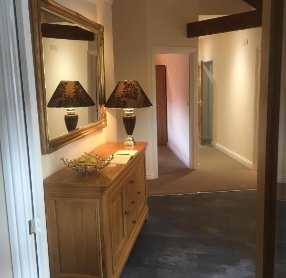 Хижина, Newsham Grange Farm