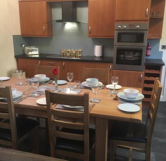 Хижина, Newsham Grange Farm