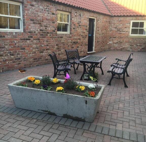 Хижина, Newsham Grange Farm