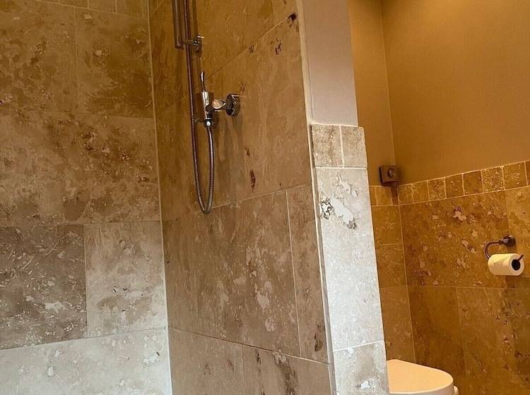 Номер Стандарт, Newsham Grange Farm