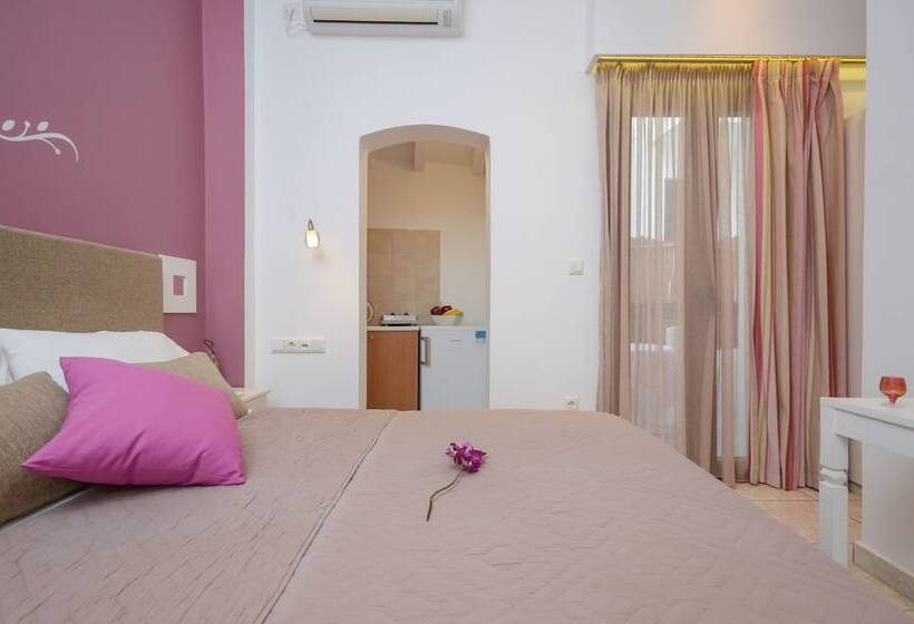 Номер Deluxe, Panormos Hotel And Studios