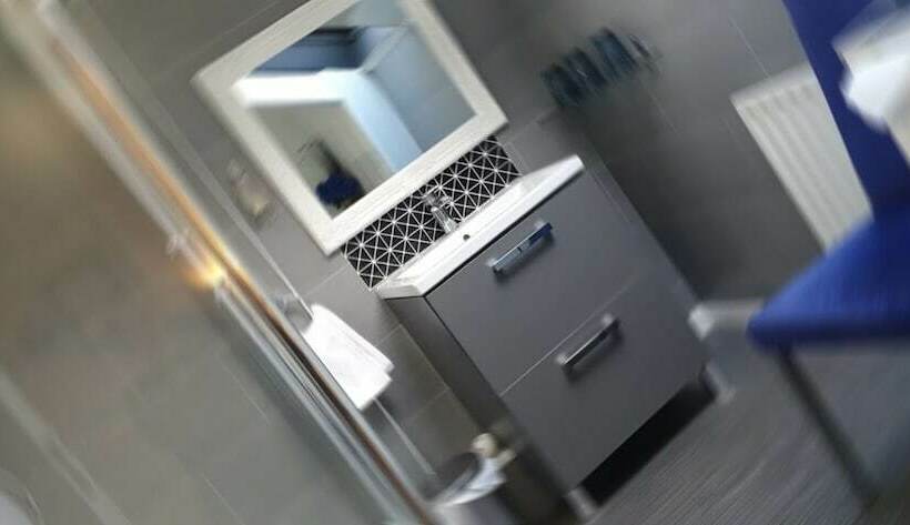 סוויטה, The Clifton