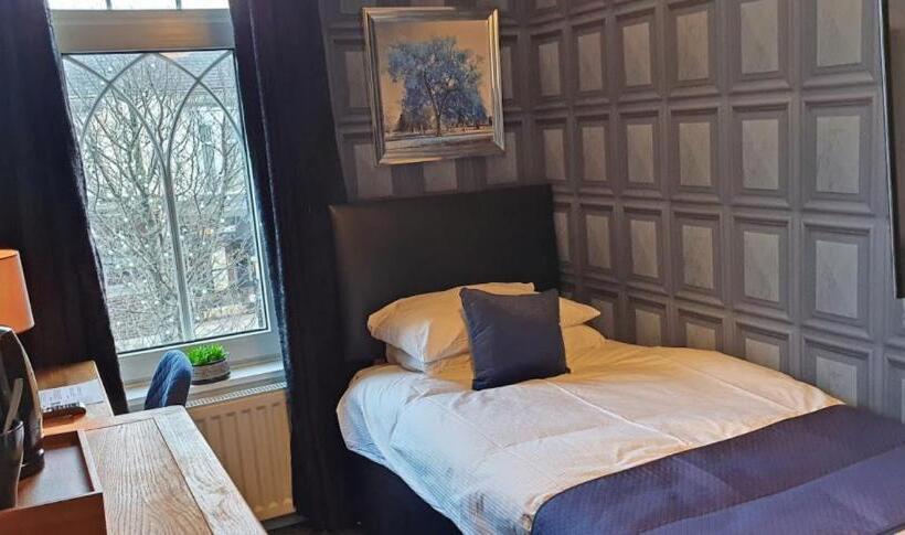 חדר סופריור יחיד, The Clifton